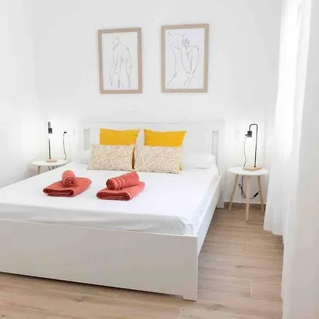 Modern And New 3 Beds, 2 Bath,ac Apartment