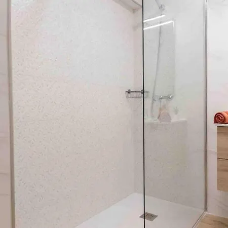 Modern And New 3 Beds, 2 Bath,ac * Alicante