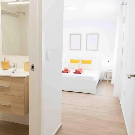 Modern And New 3 Beds, 2 Bath,ac Apartment